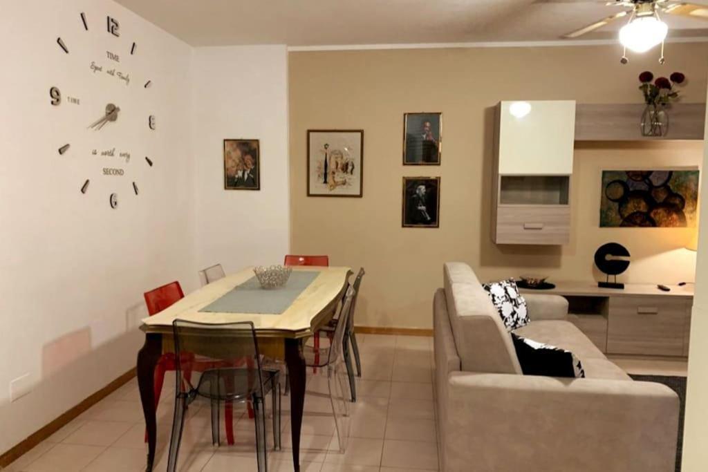 Apartment House 416 Sweet *
